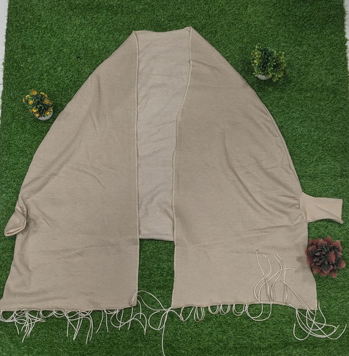 Women's Bat-Wing Style Printed Fleece Shawl.