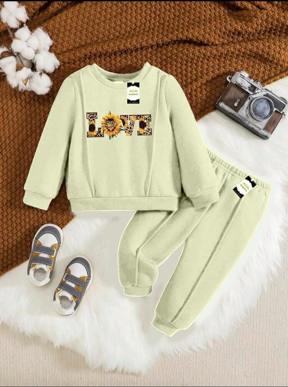 TRACKSUIT SWEARTSHIRT & TROUSERS😍