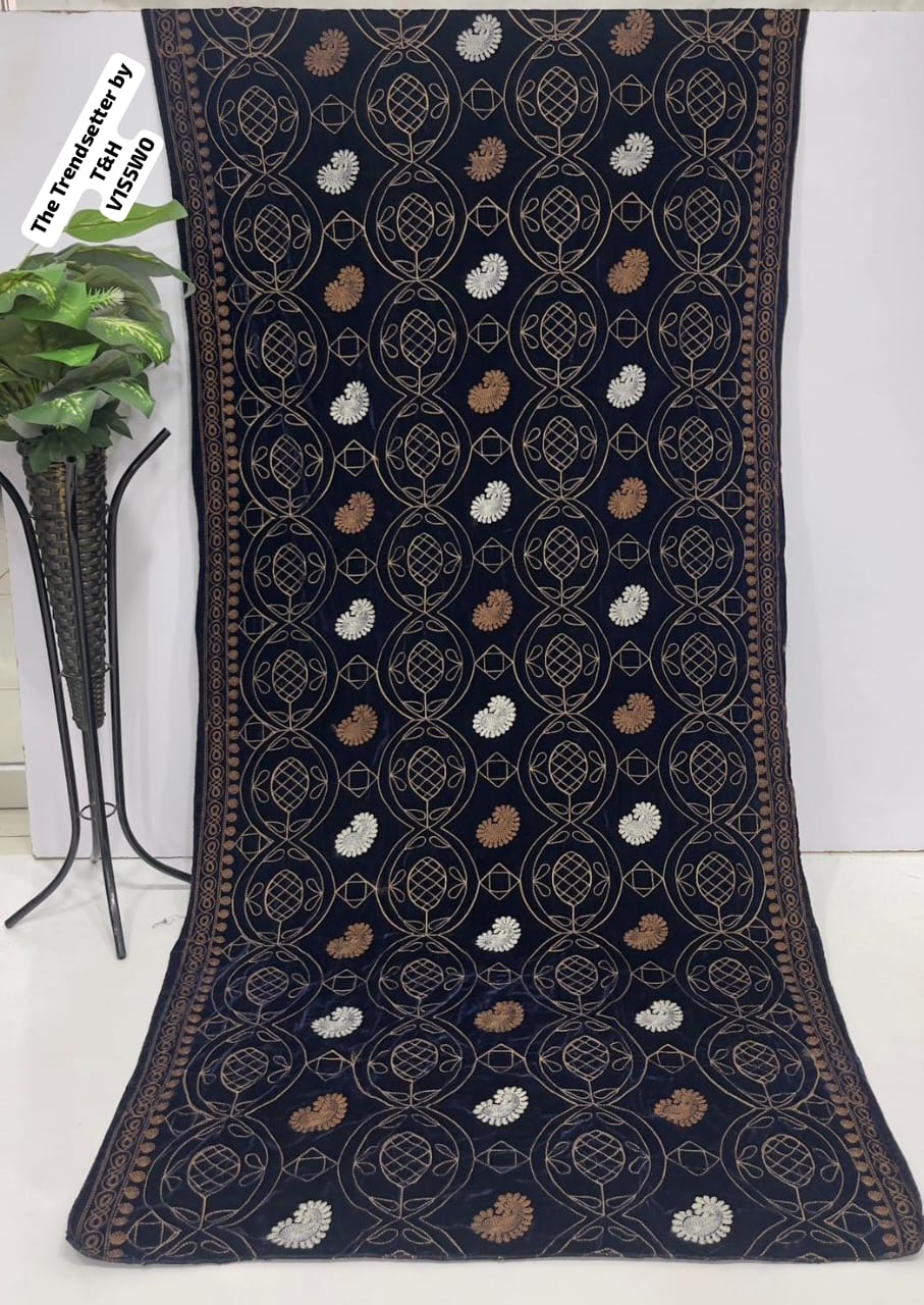 Artical Velvet Embroidred Shawl