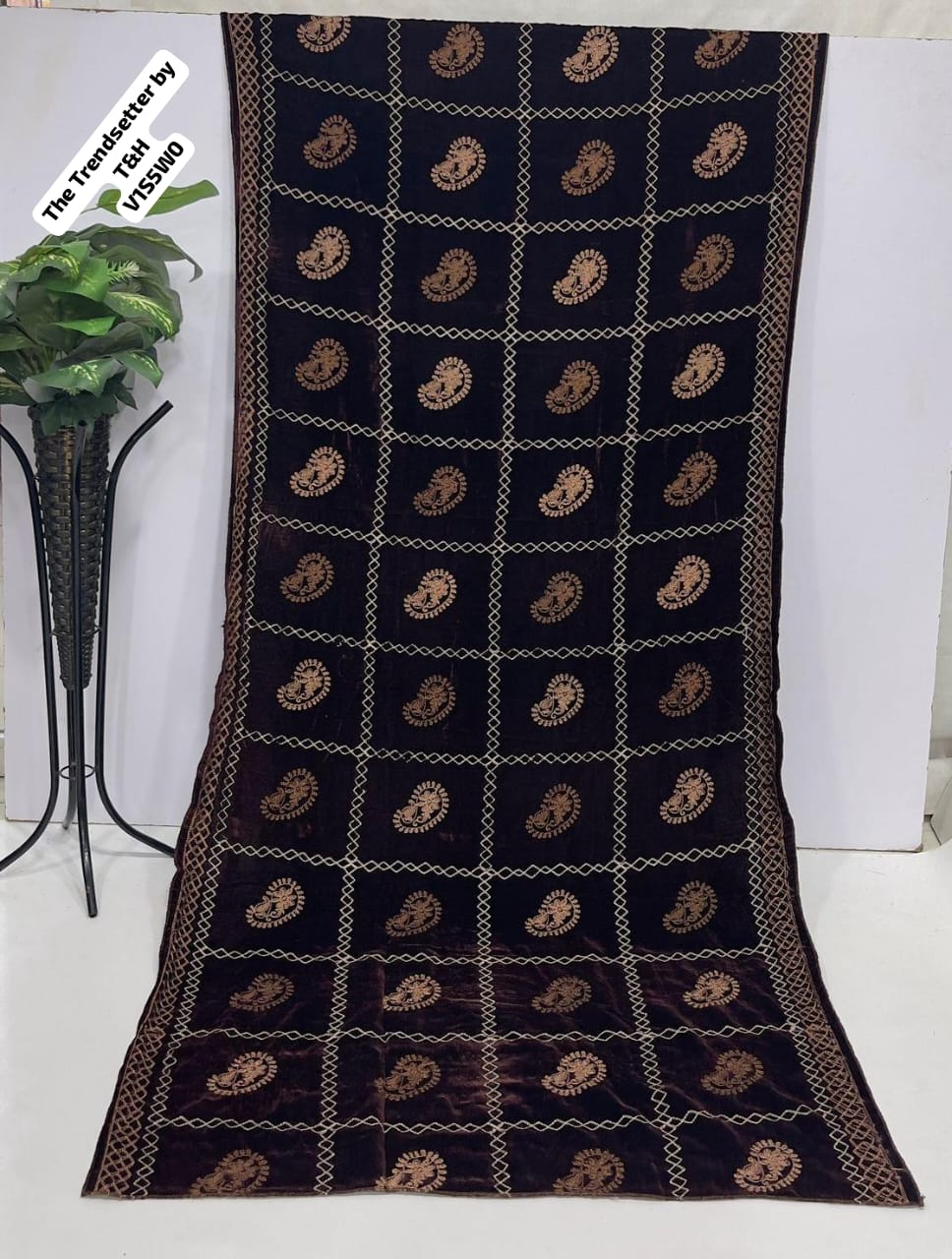 Artical Velvet Embroidred Shawl