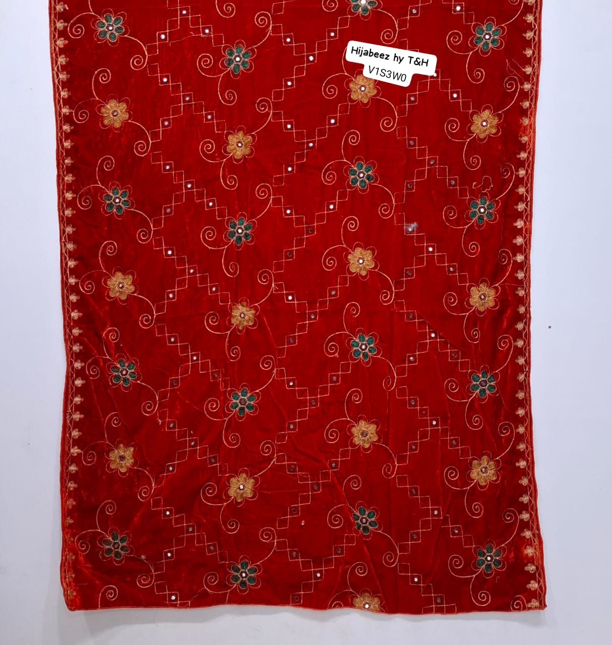 Artical Velvet Embroidred Shawl