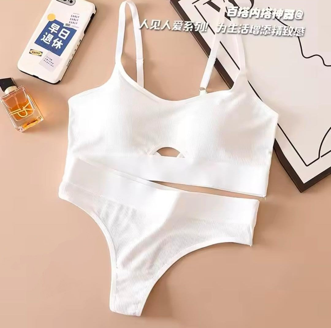 SPORTS BRA PENTY SET