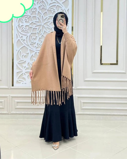 Women's Bat-Wing Style Printed Fleece Shawl.