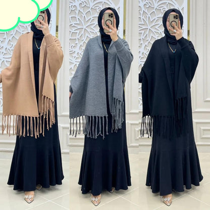 Women's Bat-Wing Style Printed Fleece Shawl.