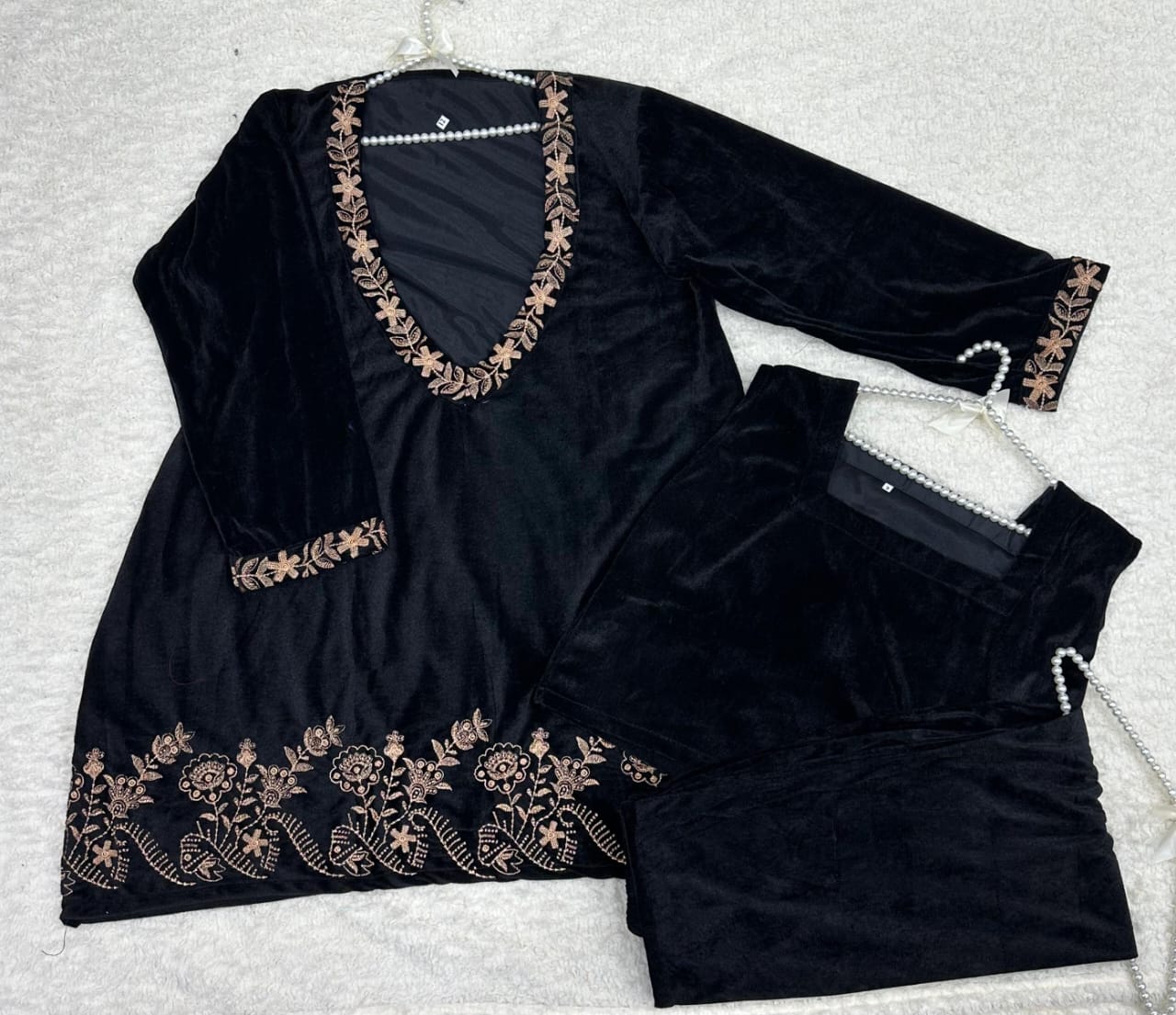 Valvet Embrioderd 3pc