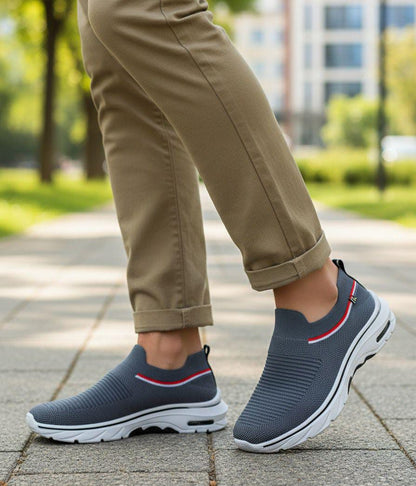 MEN'S SKEACHER